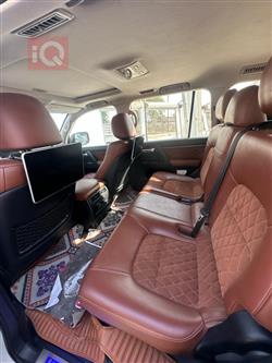 تۆیۆتا لاند کروزەر